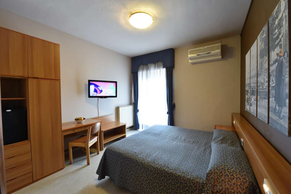 double room with balcony and harbour view